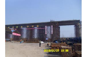 顶推完成后梁体全貌4