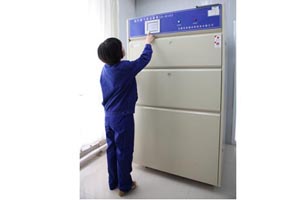 防水板人工候化试验